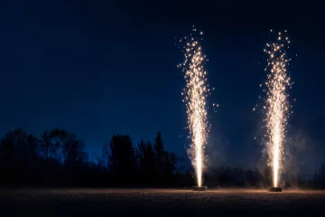 Du fontaniniai fejerverkai vakaro metu